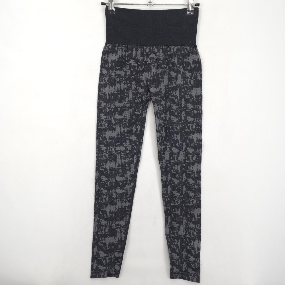 Zella‎ High Waist Studio Lite Crop Leggings XS Black Gray Camo Print Activewear